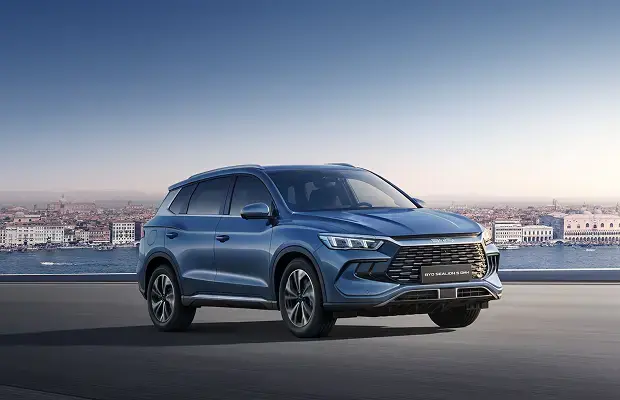BYD SEALION 5 DM-i. Superhybridní SUV