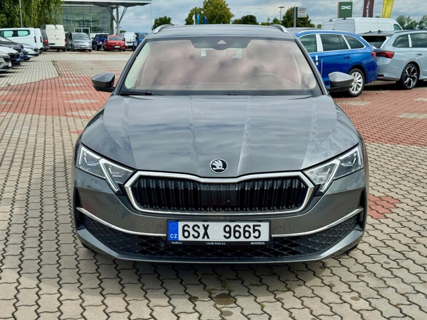 O011014310_13.webp_Octavia Combi First Edition Ultimate 2,0 TDI 110 kW 7-stup. automat.