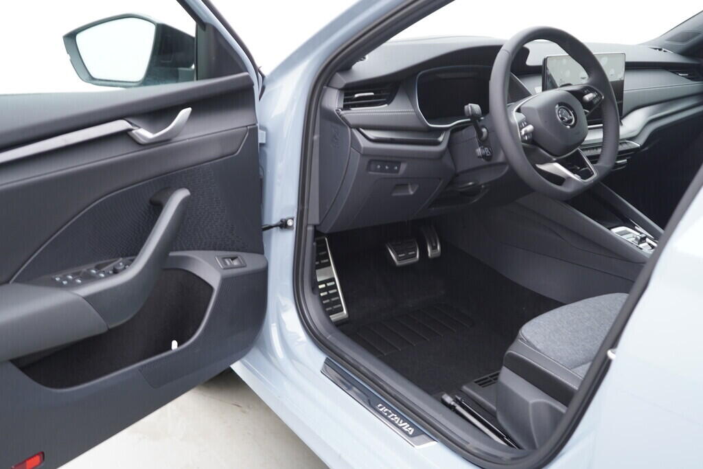 O011014728_18.webp_Octavia Combi Sportline 1,5 TSI 110 kW DSG