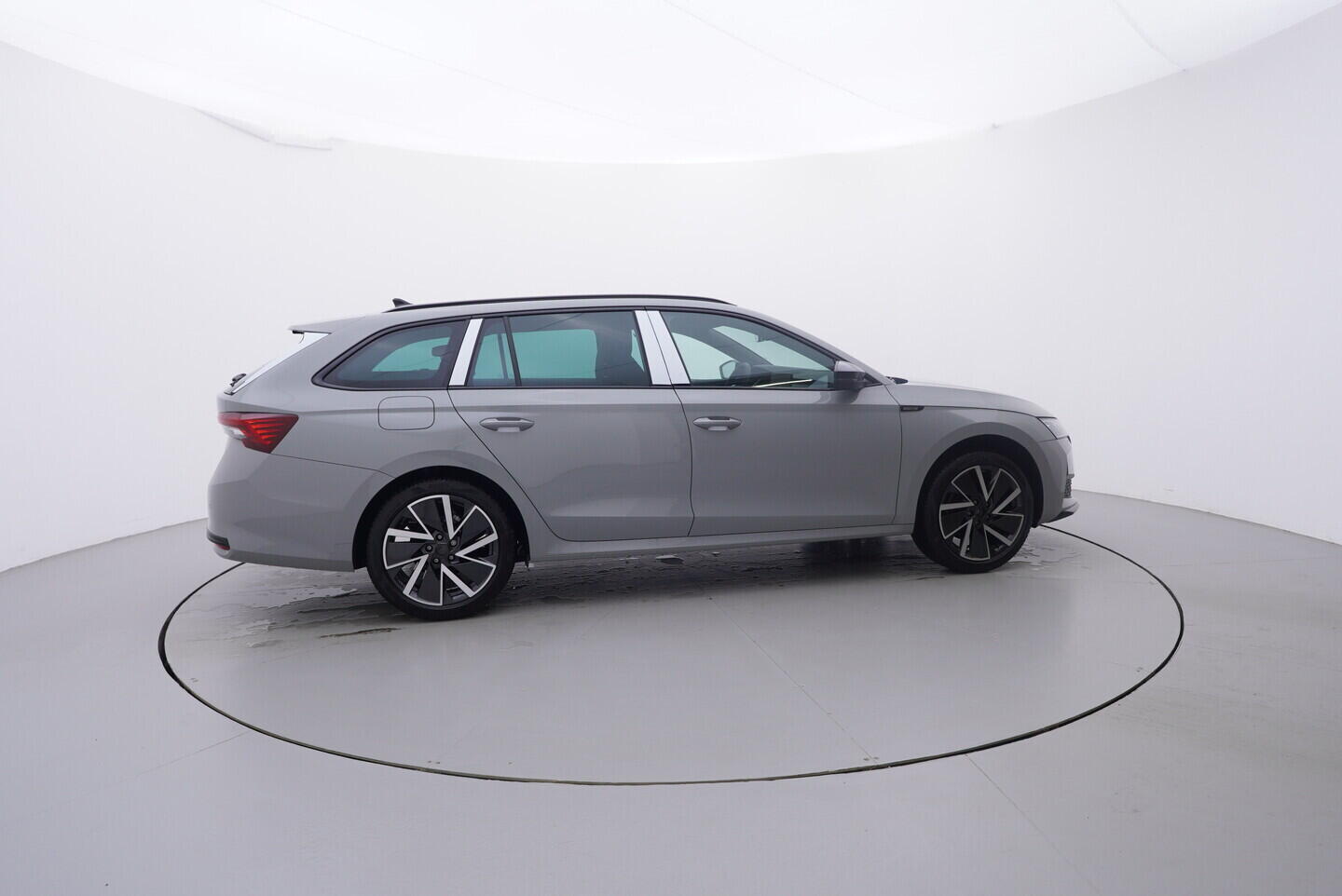 O011016197_15.webp_Octavia Combi Sportline 1,5 TSI 110 kW 7st. DSG