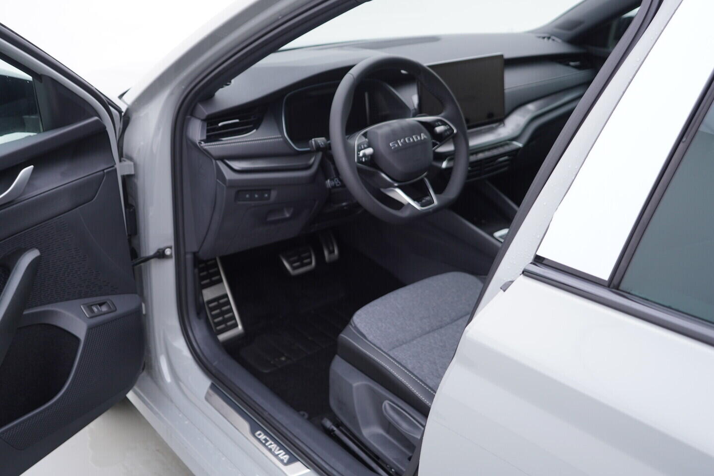 O011016197_18.webp_Octavia Combi Sportline 1,5 TSI 110 kW 7st. DSG