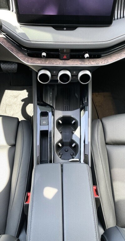 O011016444_16.webp_Superb Combi L&K  2,0 TDI 4x4 142 kW