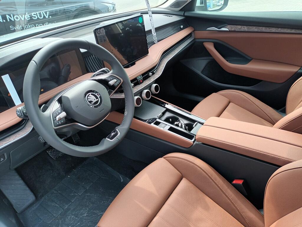 O011016596_15.webp_Superb Combi L&K  2,0 TDI 110 kW DSG