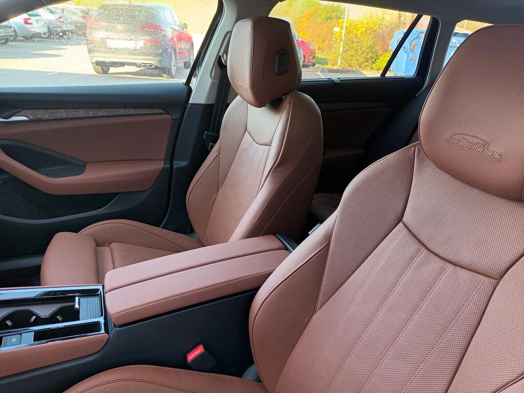 O011016596_16.webp_Superb Combi L&K  2,0 TDI 110 kW DSG