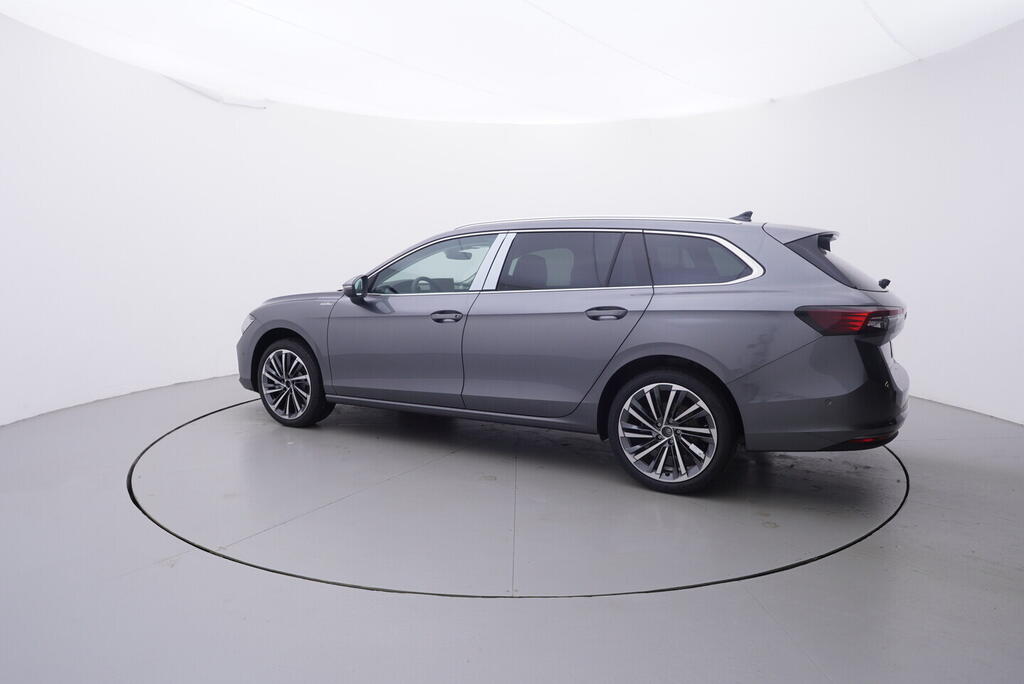 O011016692_12.webp_Superb Combi L&K 2,0 TDI 4x4 142 kW