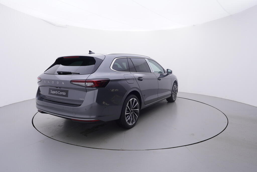 O011016692_14.webp_Superb Combi L&K 2,0 TDI 4x4 142 kW