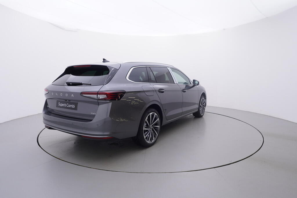 O011016694_14.webp_Superb Combi L&K 2,0 TDI 4x4 142 kW
