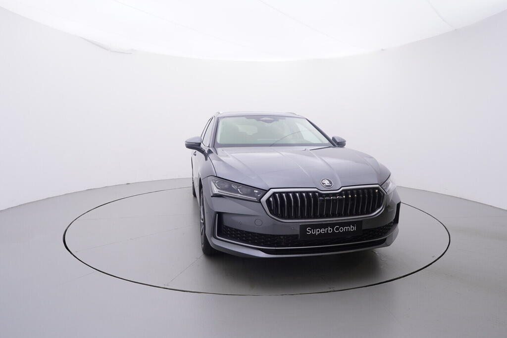 O011016694_17.webp_Superb Combi L&K 2,0 TDI 4x4 142 kW