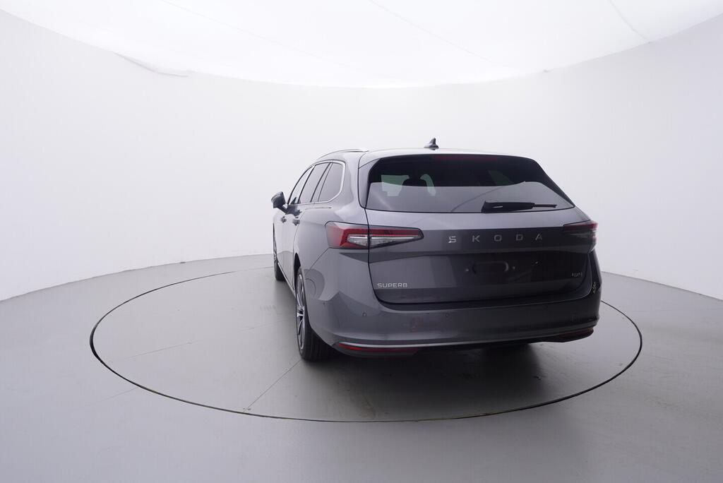 O011016695_13.webp_Superb Combi L&K 2,0 TDI 4x4 142 kW