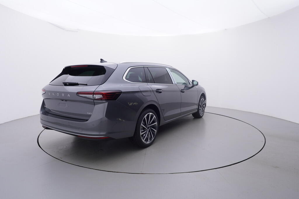 O011016702_14.webp_Superb Combi L&K 2,0 TDI 4x4 142 kW