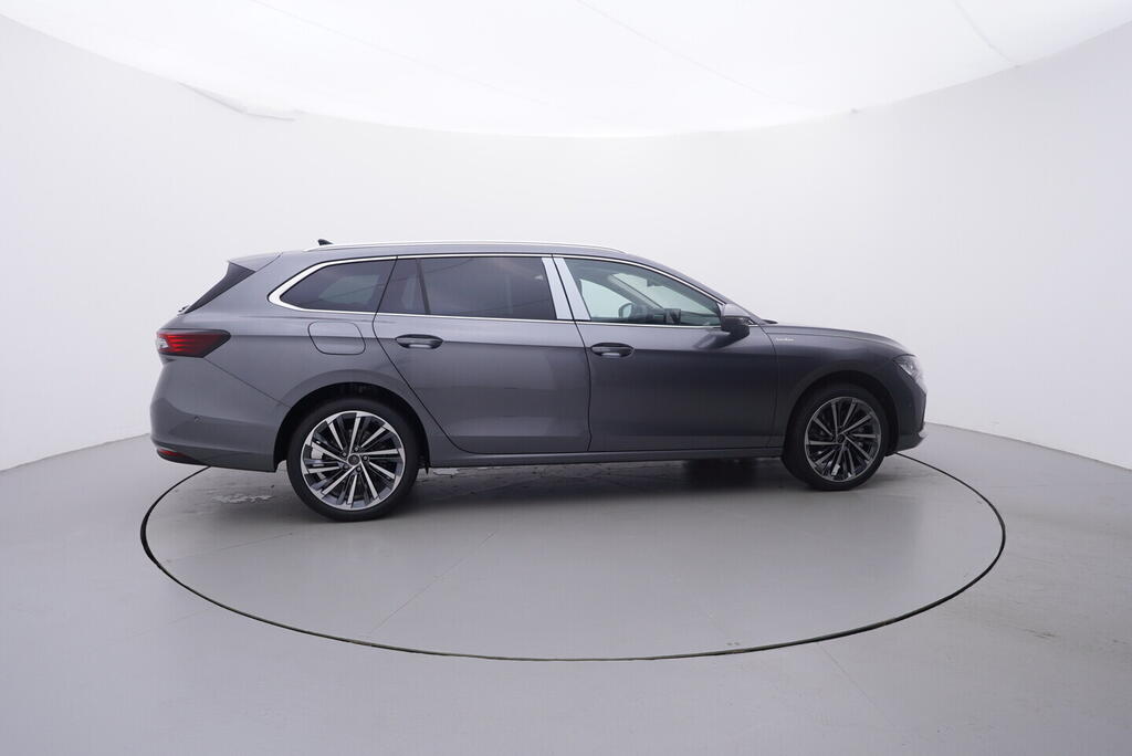 O011016702_15.webp_Superb Combi L&K 2,0 TDI 4x4 142 kW