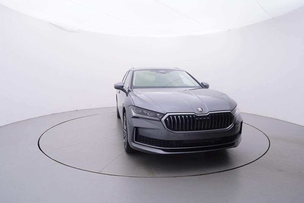 O011016702_17.webp_Superb Combi L&K 2,0 TDI 4x4 142 kW