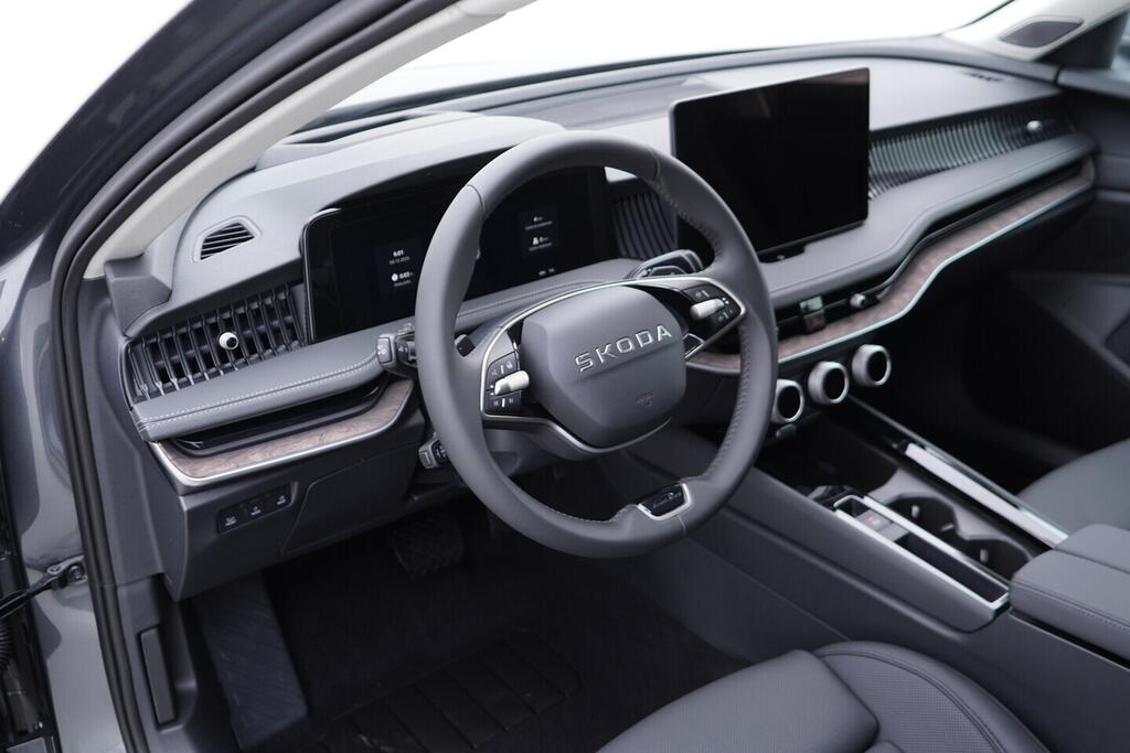 O011016710_19.webp_Superb Combi L&K 2,0 TDI 4x4 142 kW