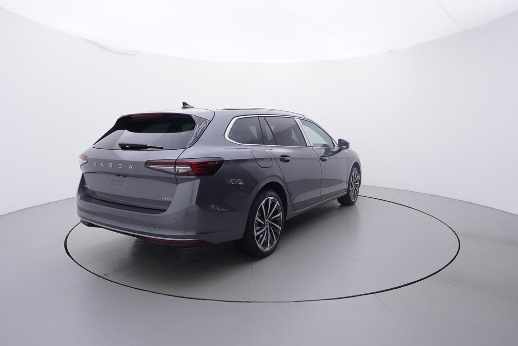 O011016711_14.webp_Superb Combi L&K 2,0 TDI 4x4 142 kW