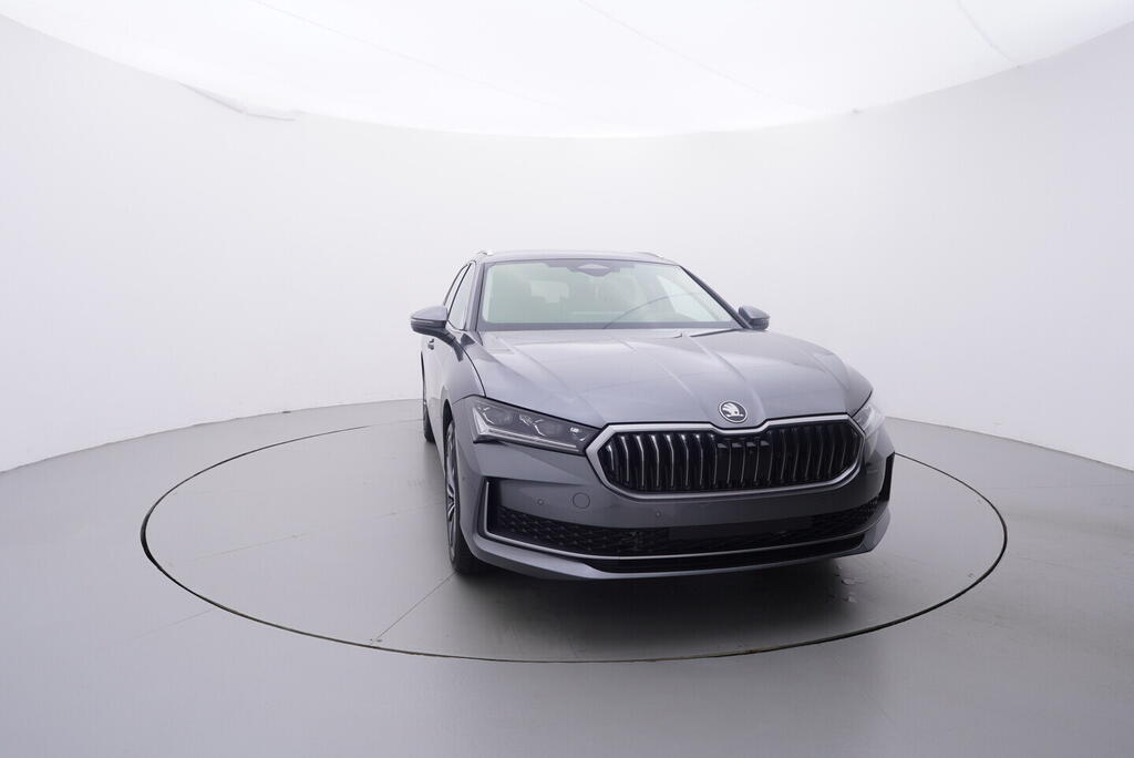 O011016711_17.webp_Superb Combi L&K 2,0 TDI 4x4 142 kW