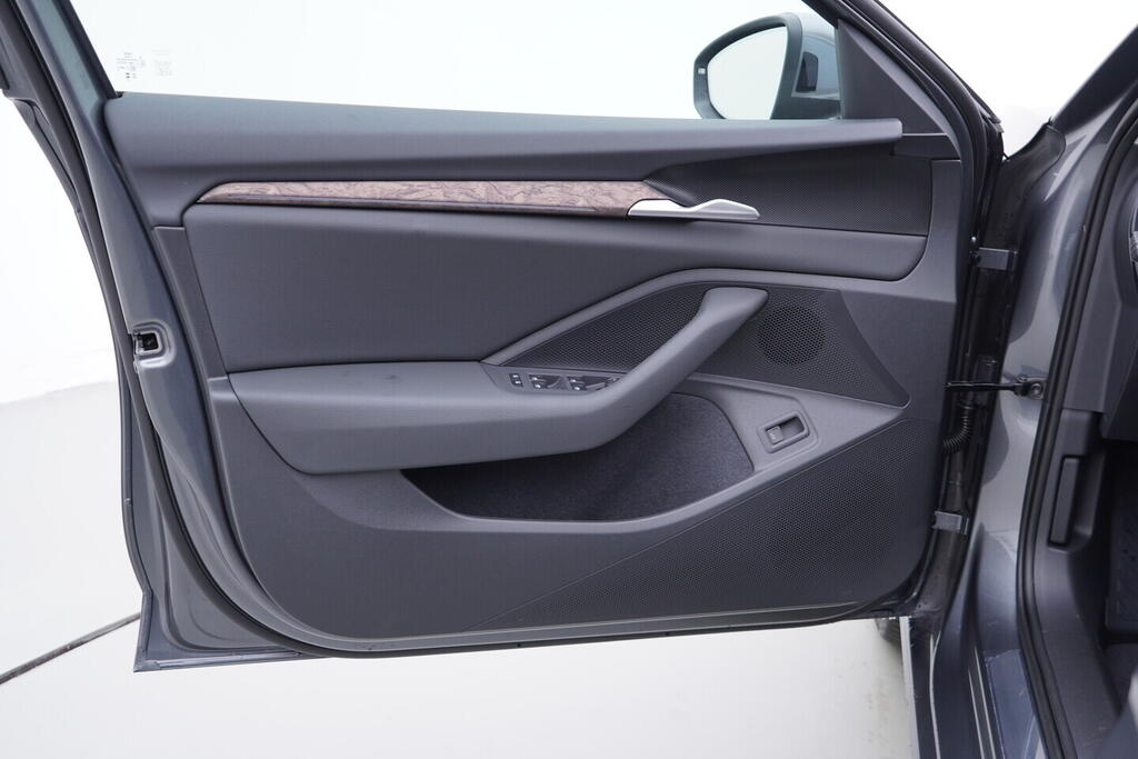 O011016711_19.webp_Superb Combi L&K 2,0 TDI 4x4 142 kW