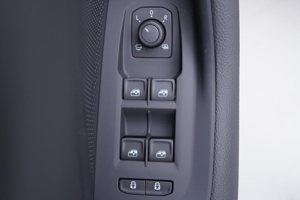 O011016711_20.webp_Superb Combi L&K 2,0 TDI 4x4 142 kW