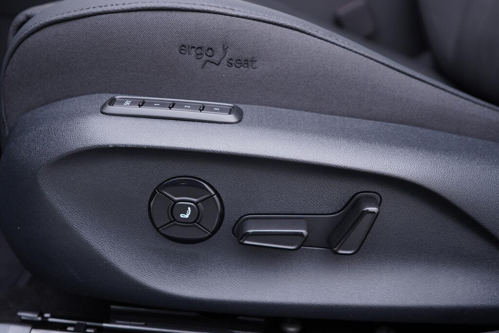 O011016711_22.webp_Superb Combi L&K 2,0 TDI 4x4 142 kW