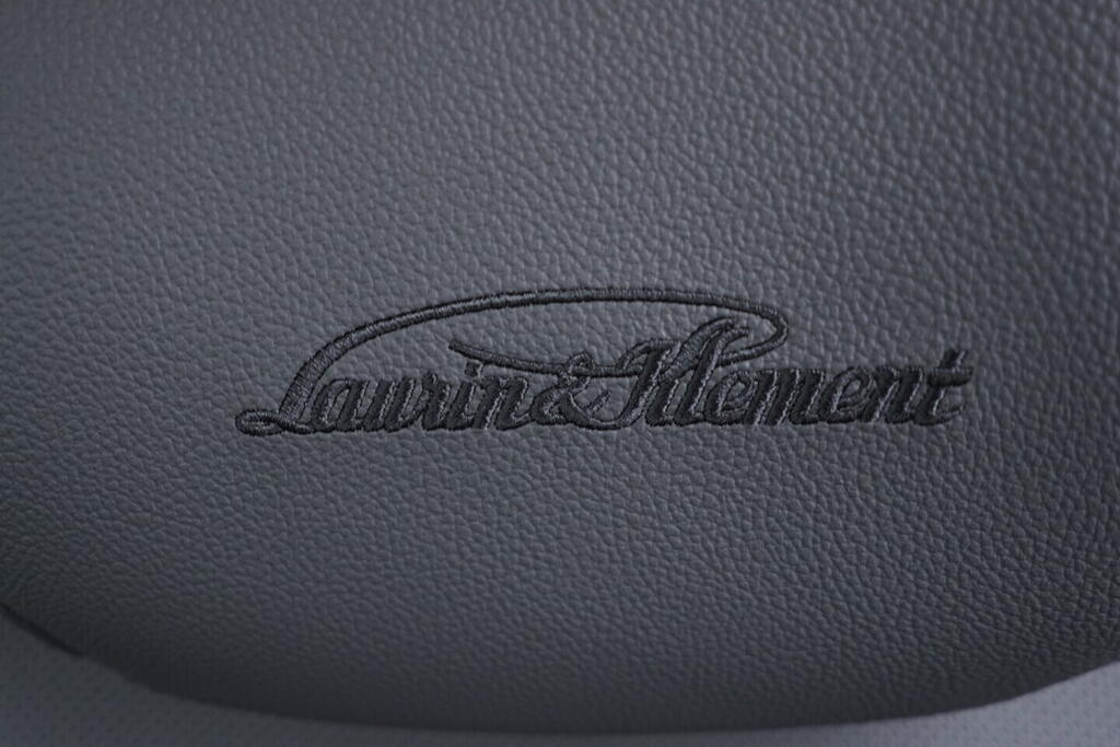 O011016711_25.webp_Superb Combi L&K 2,0 TDI 4x4 142 kW