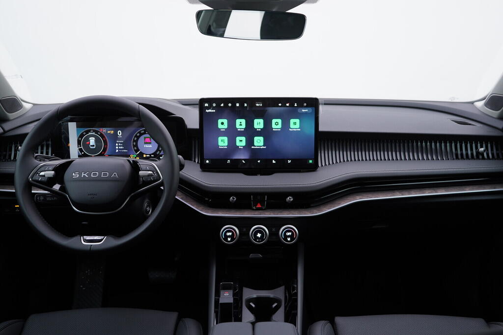 O011016711_29.webp_Superb Combi L&K 2,0 TDI 4x4 142 kW