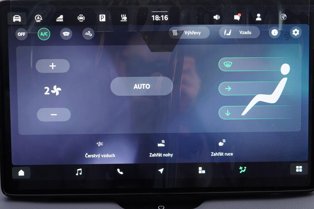 O011016711_34.webp_Superb Combi L&K 2,0 TDI 4x4 142 kW