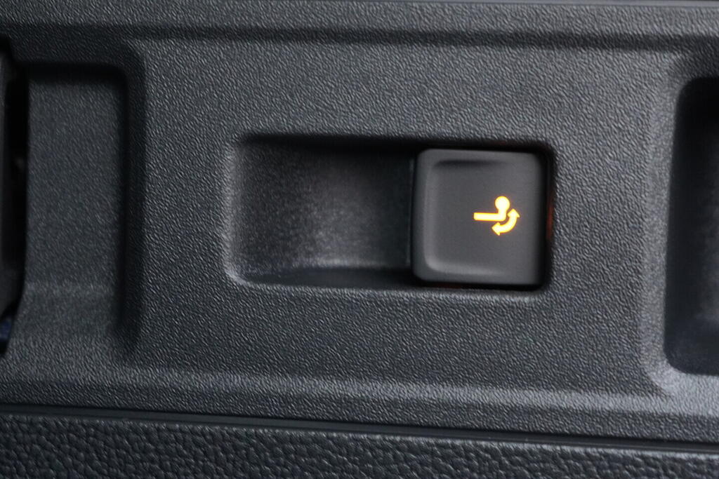 O011016711_43.webp_Superb Combi L&K 2,0 TDI 4x4 142 kW