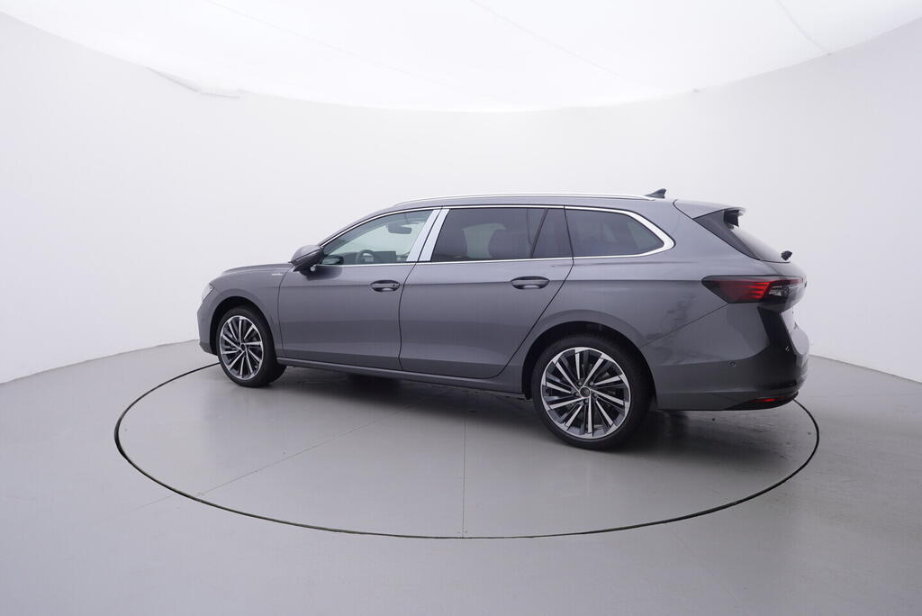 O011016718_12.webp_Superb Combi L&K 2,0 TDI 4x4 142 kW