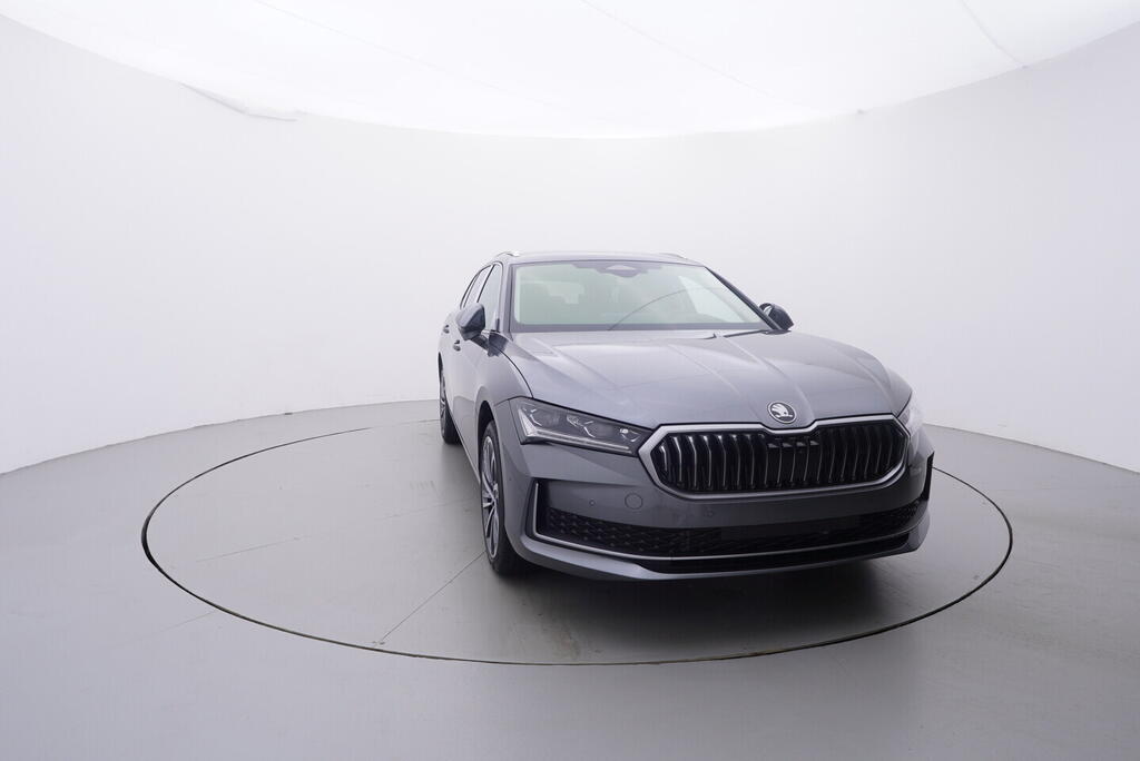 O011016718_17.webp_Superb Combi L&K 2,0 TDI 4x4 142 kW