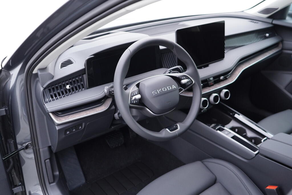 O011016718_19.webp_Superb Combi L&K 2,0 TDI 4x4 142 kW