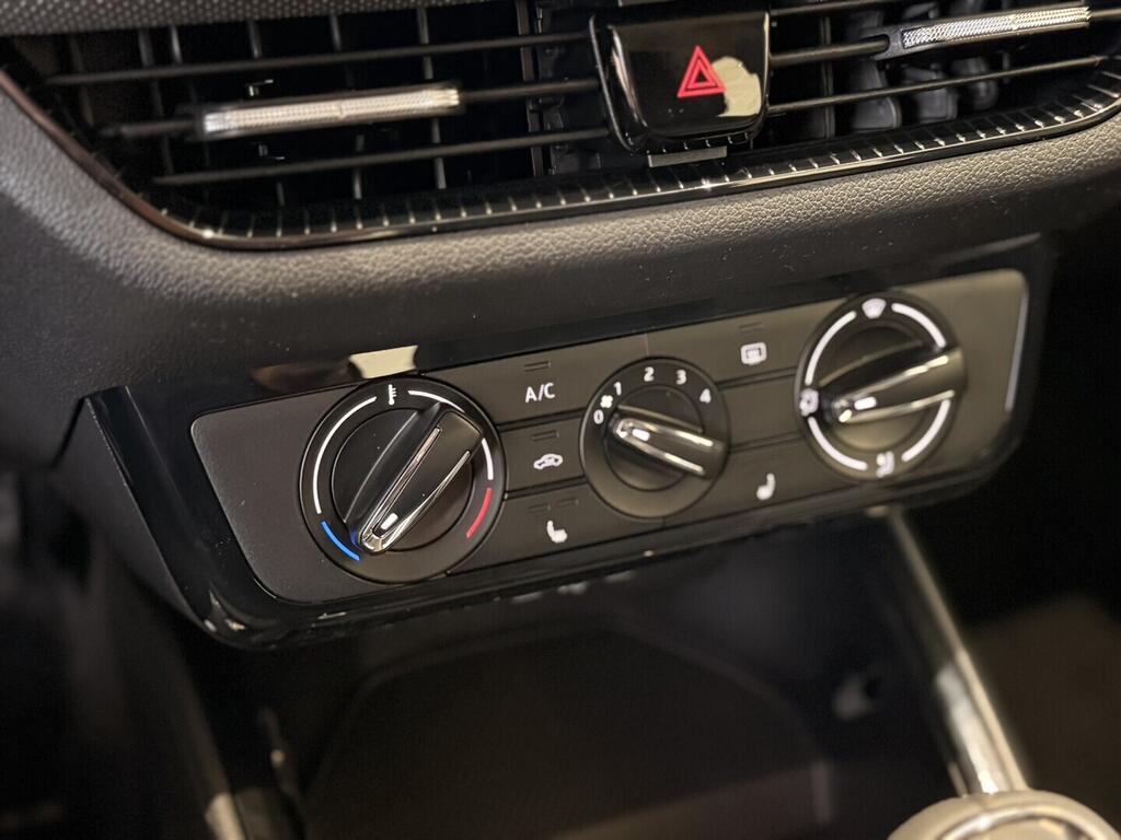 O011017235_21.webp_Fabia Selection 1.0 MPI 59 kW