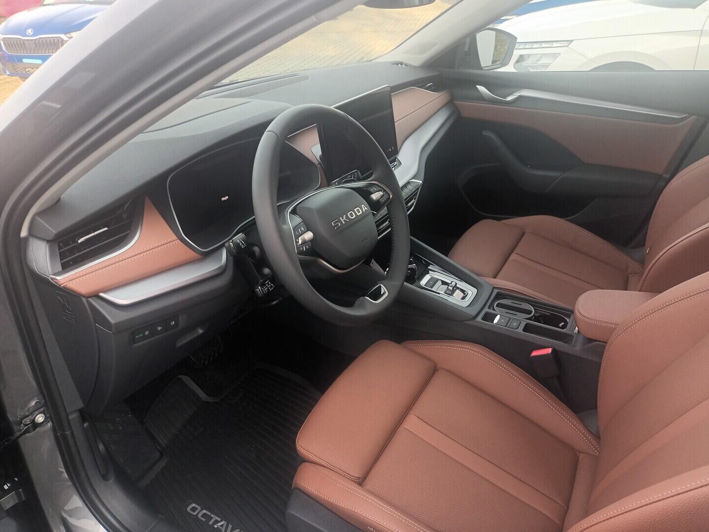 O011017355_15.webp_Octavia Combi Exclusive Selection 2,0 TDI 110 kW  