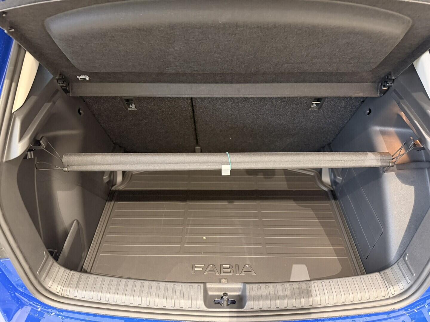 O011017398_18.webp_Fabia Selection 1.0 MPI 59 kW