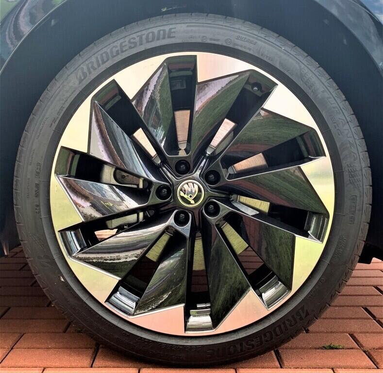 O011017399_18.webp_Enyaq Sportline 82 kWh 150 kW