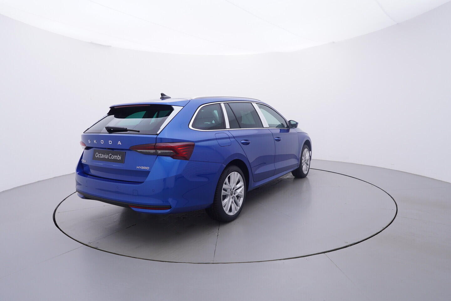 O011017527_14.webp_ŠKODA Octavia Combi 130 let Premium 1,5 TSI 110 kW