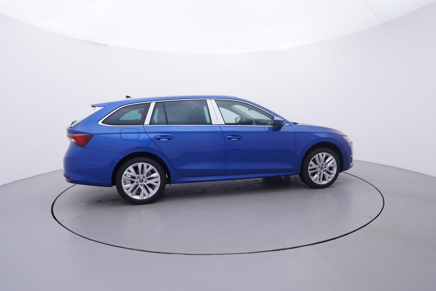 O011017527_15.webp_ŠKODA Octavia Combi 130 let Premium 1,5 TSI 110 kW