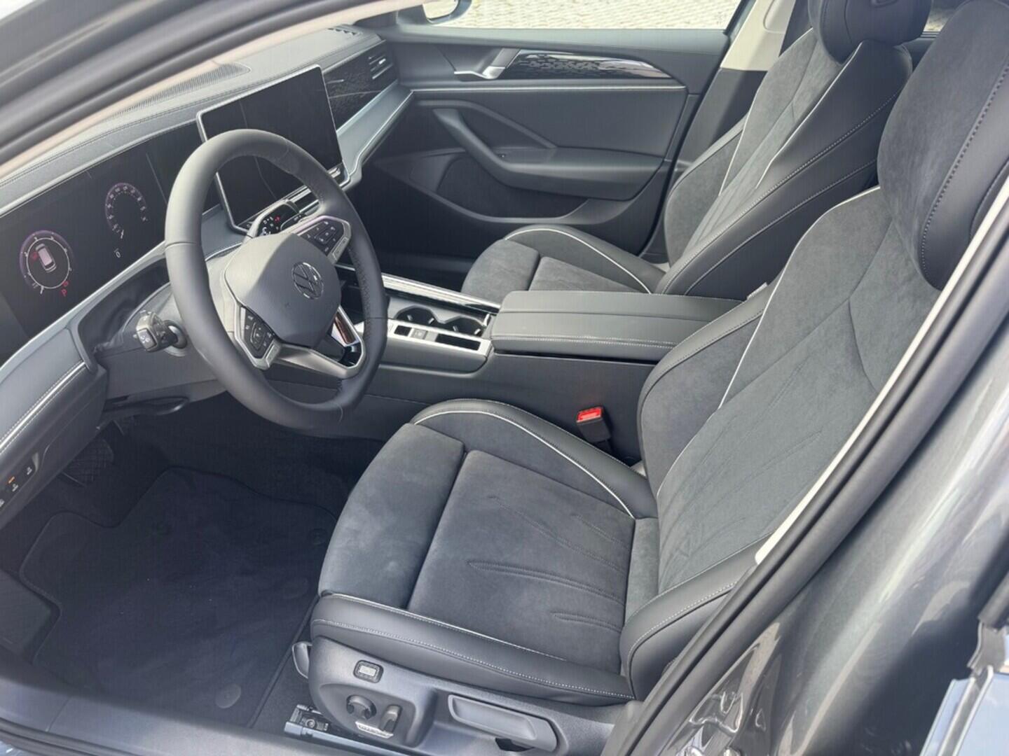 O021O07975_18.webp_Passat Elegance 2,0 TDI 110 kW 7 DSG