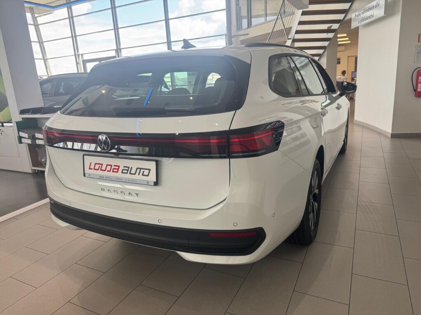 O021O08045_14.webp_Passat Limited 2,0 TDI 90 kW