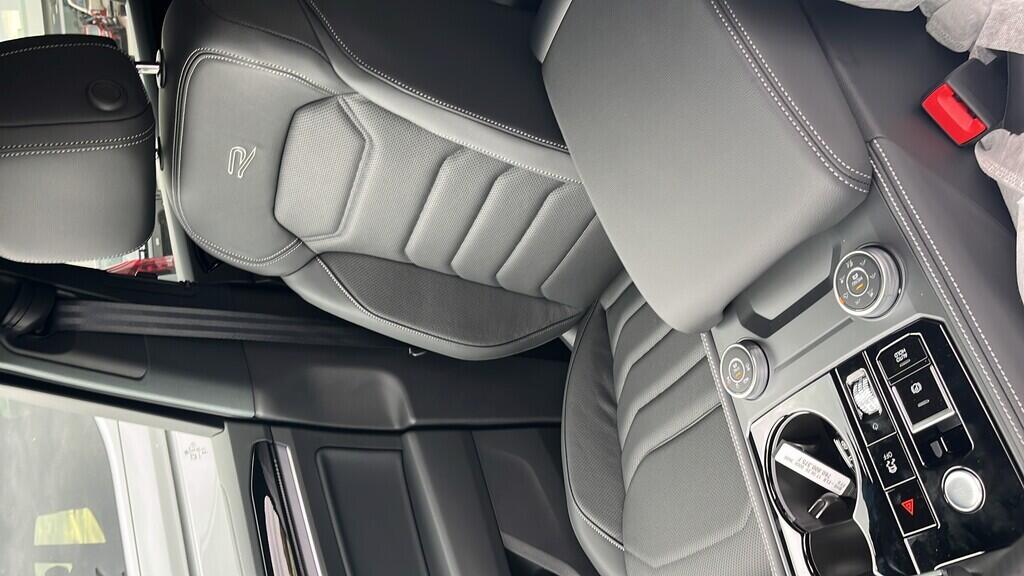 O021O08062_15.webp_Touareg R-Line V6 3,0 TDI 210 kW Tiptronic 8st. automat
