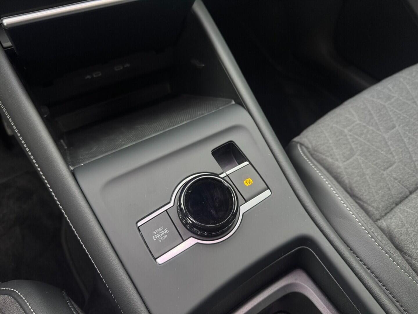 O021O08112_20.webp_Tayron People 2,0 TDI 7DSG 110 kW  SKLADEM