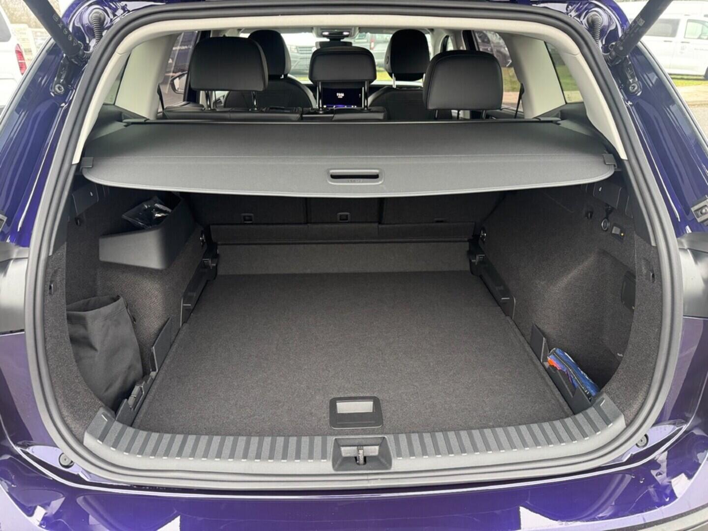 O021O08112_22.webp_Tayron People 2,0 TDI 7DSG 110 kW  SKLADEM