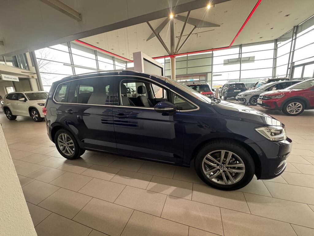 O021O08210_13.webp_Touran Friends 1,5 TSI EVO2 7DSG 110 kW