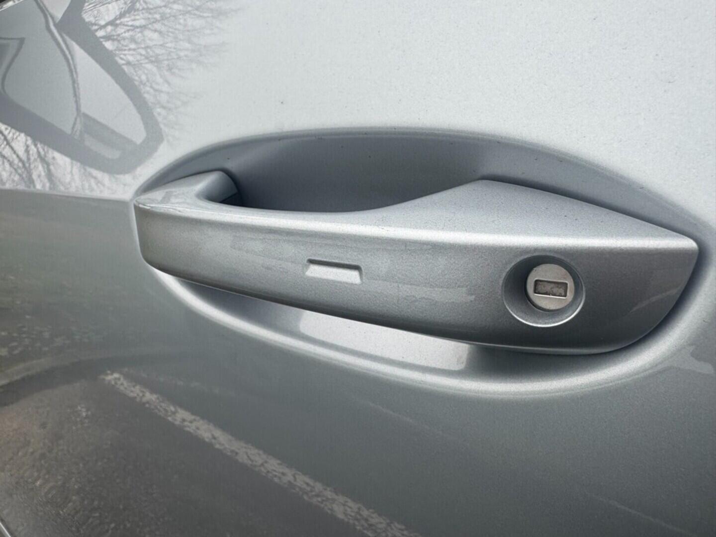 O021O08259_24.webp_Tayron People 1,5 eTSI mHEV 110 kW