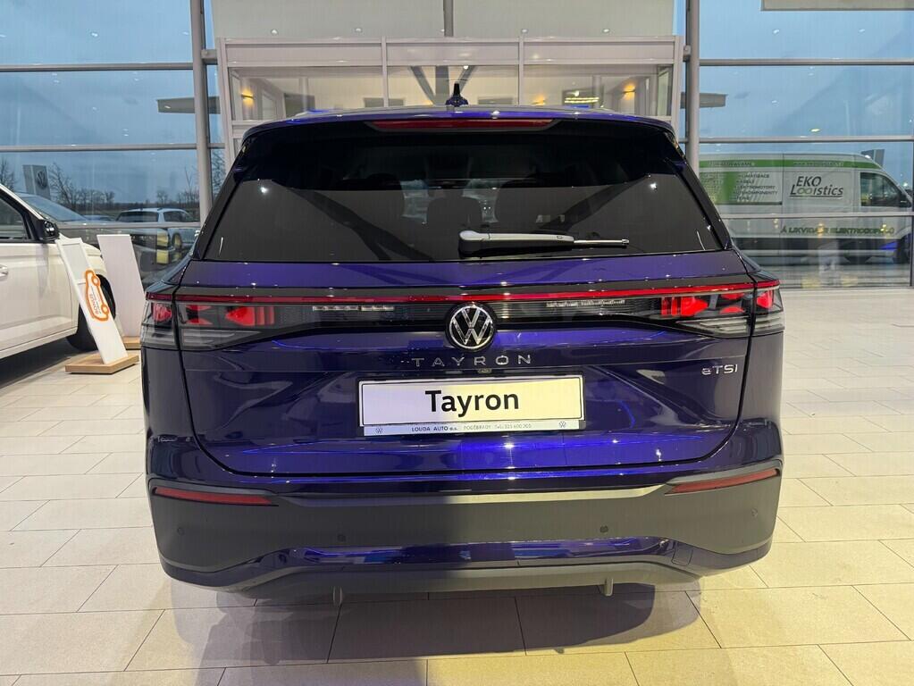 O021O08261_15.webp_Tayron People 1,5 eTSI mHEV 110 kW  SKLADEM