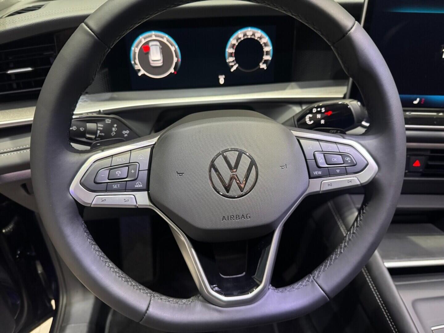 O021O08261_22.webp_Tayron People 1,5 eTSI mHEV 110 kW  SKLADEM