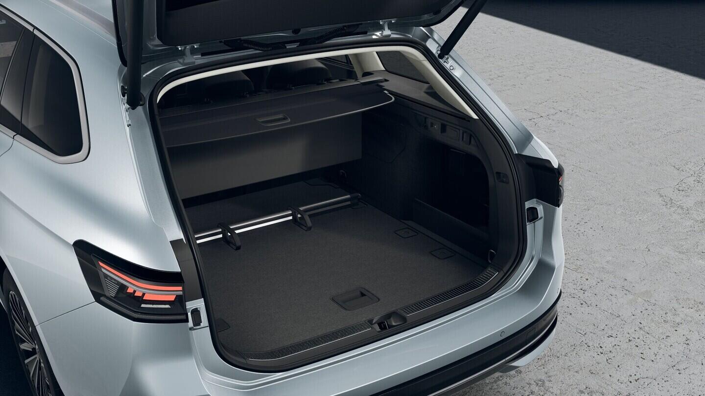 O021O08306_18.webp_Passat Elegance 2,0 TDI 110 kW  7 Automatická 110 kW