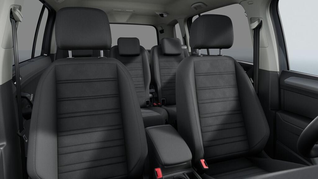 O021O08338_16.webp_Touran People 1,5 TSI 110 kW EVO2 7DSG 110 kW