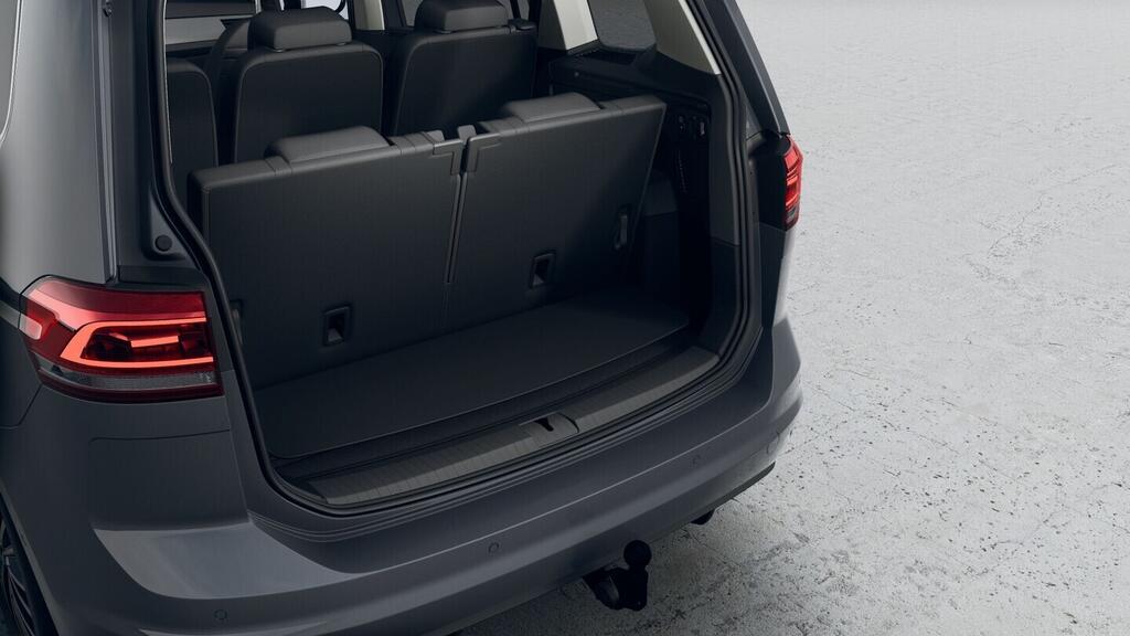 O021O08338_18.webp_Touran People 1,5 TSI 110 kW EVO2 7DSG 110 kW