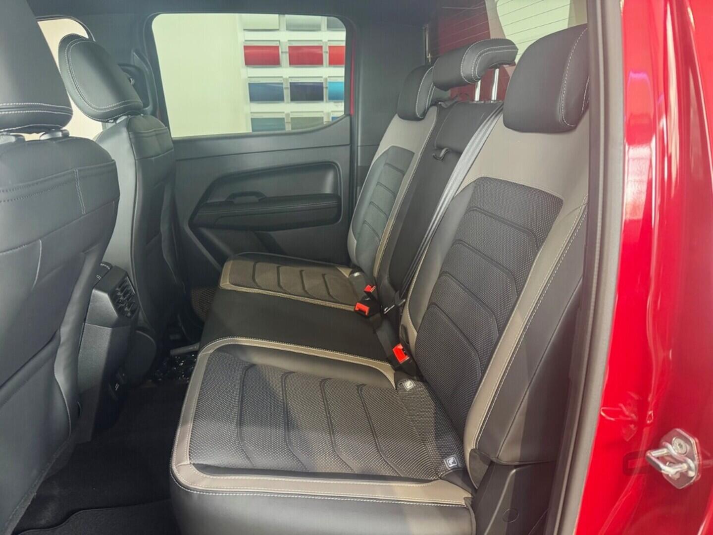 O021U02221_20.webp_Amarok DC Aventura  3,0 TDI 10AUT 177 kW
