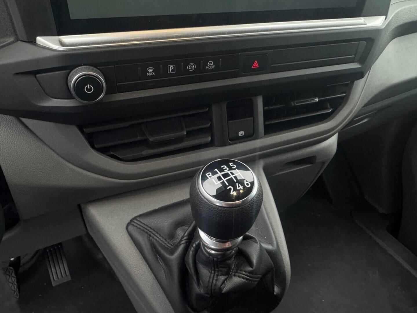 O021U02251_18.webp_Caravelle 2.0 TDI DR 110 kW