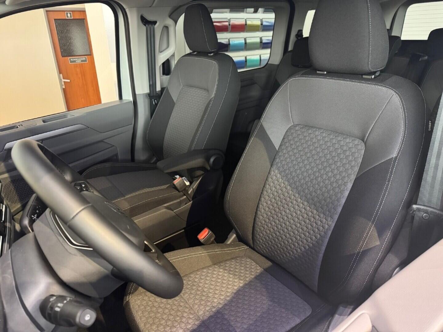 O021U02255_18.webp_Caravelle Style 2.0 TDI 8AUT KR 110 kW